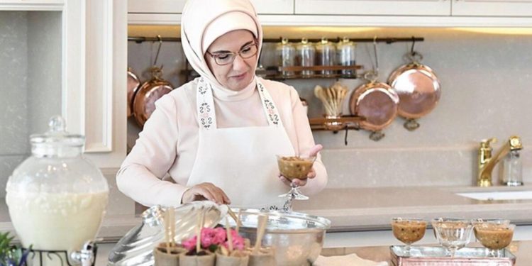 Leblebi helvası ekrana çıktı… Yunanistan’la tatlı gündeme devam