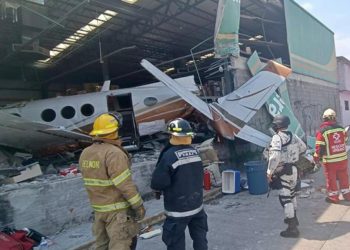 Meksika’da küçük uçak süpermarketin üzerine düştü: 3 meyyit, 5 yaralı