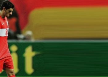 Özer Hurmacı futbolu bıraktı!