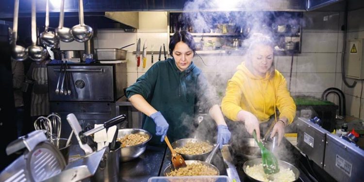 Savaşta ve barışta yemekler Türk mutfağından