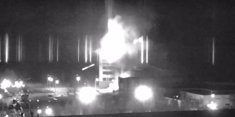 Son Dakika | Çatışmalar Avrupa’nın en büyük santraline sıçradı… Ukrayna’dan korkutan açıklama: Patlarsa, Çernobil’den 10 kat daha büyük olacak