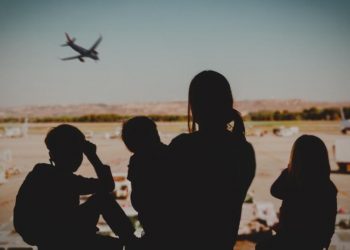 Tek bir ileti yola çıkmasına yetti… 3 çocuğu Ukrayna’dan kurtaran İngiliz bayanın inanılmaz kıssası