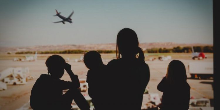 Tek bir ileti yola çıkmasına yetti… 3 çocuğu Ukrayna’dan kurtaran İngiliz bayanın inanılmaz kıssası