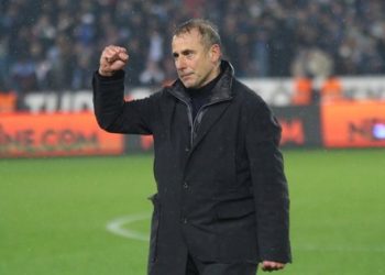 Trabzonspor’da Abdullah Avcı Fenerbahçe derbisi planını belirledi!