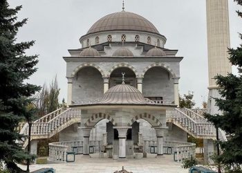 Ukrayna’da mescide roket düştü argümanına canlı yayında karşılık: “Camide hasar yok, yaralımız bulunmuyor”