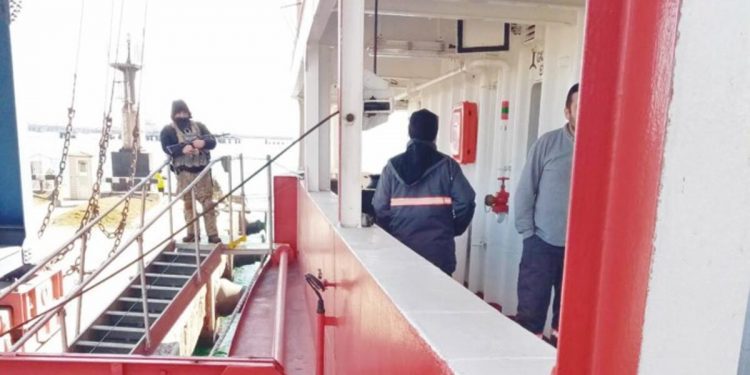 Ukrayna’da Türk gemisine milis baskını