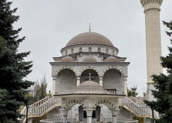 Yasal mescidinde telaşlı bekleyiş