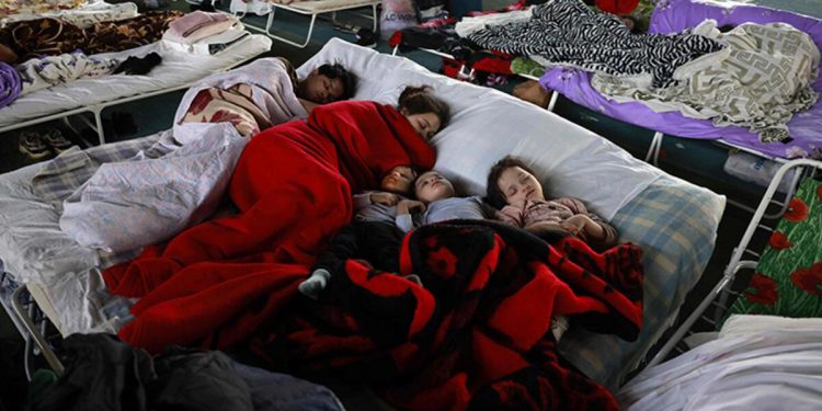 ‘Yeni hayat’ başlarına yıkıldı… 11 yaşında ancak 2’inci kere savaştan kaçıyor!