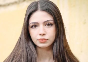 Zeynep Atılgan: Ellerim kalbimde Parla’yı izliyorum