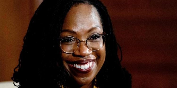 ABD’de Anayasa Mahkemesi’nin birinci siyah bayan üyesi atandı