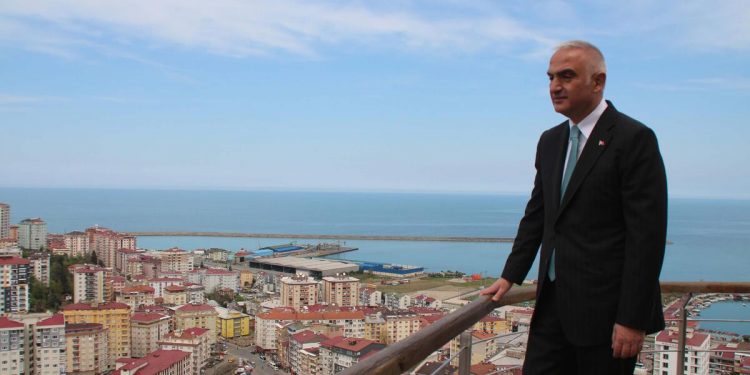 Bakan Ersoy: Turizmde süratli çıkışlar devam edecek