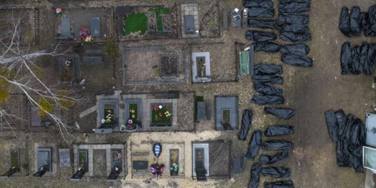 Buça’da onlarca sivilin cansız vücudu defnedilmeyi bekliyor