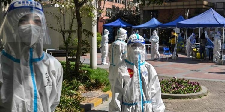 Çin’de salgın paniği büyüyor: Şanghay kenti büsbütün karantinaya alındı