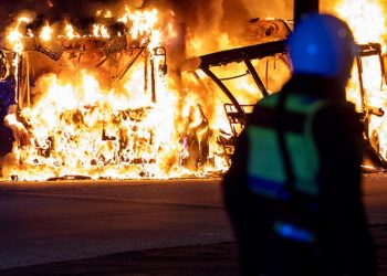 Çok sağcıların Kur’an-ı Kerim’i yakması sonrası İsveç karıştı