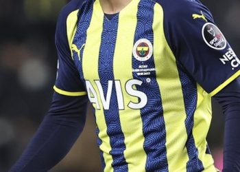 Fenerbahçe – Galatasaray derbisi öncesi Bülent Timurlenk’ten flaş değerlendirme!