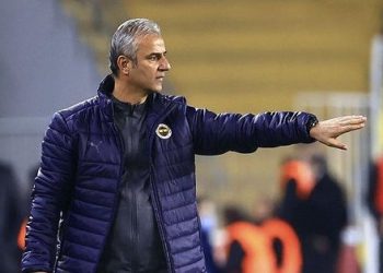 FENERBAHÇE HABERİ: İdarenin başı karıştı! Yeni hoca…