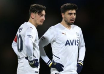 FENERBAHÇE HABERİ: Ve karar verildi! Mesut Özil ve Ozan Tufan affedilecek mi?