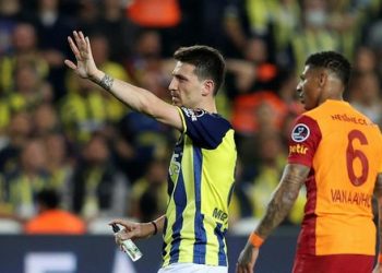 FENERBAHÇE HABERLERİ – İngilizlerden flaş Mert Hakan Yandaş yorumu! “Kendine biraz hürmet duy”
