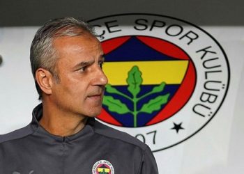 Fenerbahçe-Shakhtar maçı sonrası İsmail Kartal’dan Burak Kapacak’a övgü!