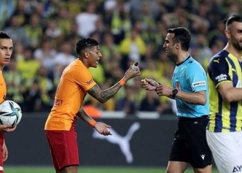Fenerbahçe’nin golü öncesinde Galatasaray’dan faul itirazı!