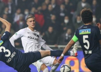 GALATASARAY HABERLERİ: İzmir’de transfer zirvesi! Kazımcan Karataş…