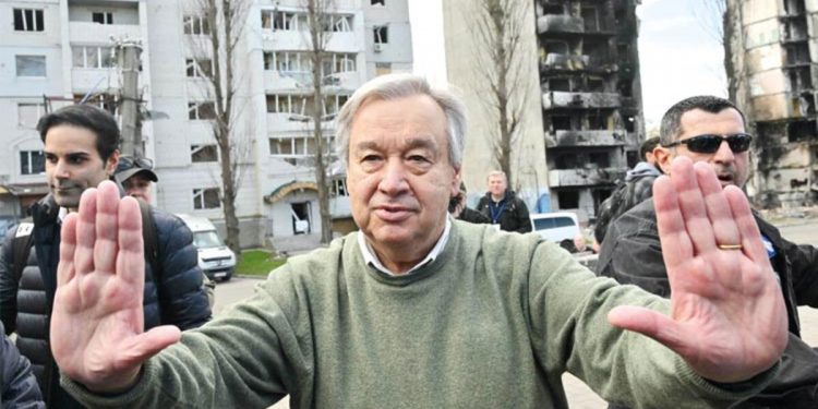 Guterres Kiev’de yıkımı gördü: Savaş bir saçmalık