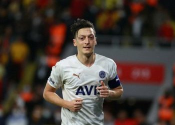 İngilizler duyurdu! Fenerbahçe’den flaş Mesut Özil atağı