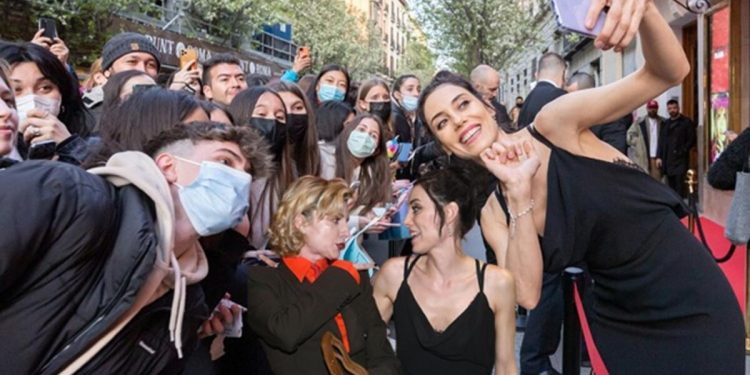 İspanya’da Cansu Dere rüzgarı