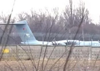 Kiev’de bekleyen Türk nakliye uçakları bu türlü görüntülendi