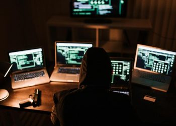 Merkezi Rusya: Dünyanın en büyük ‘dark web’ sitesi Hydra kapatıldı!