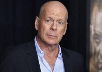 Neyi var neyi yok ziyanına satmış