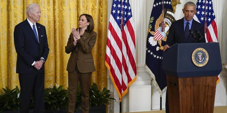 Obama 5 yıl sonra Beyaz Saray’da… Biden neye uğradığını şaşırdı!