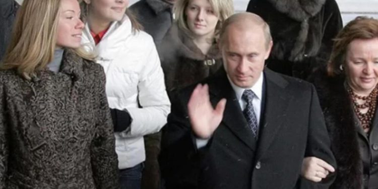 Putin’in yaptırım uygulanan kızları hakkında neler biliniyor?