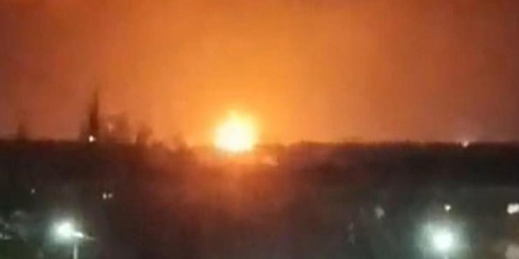 Rusya güne bu imaj ile uyandı… Akaryakıt deposu ve askeri tesis peş peşe alevlere teslim oldu!