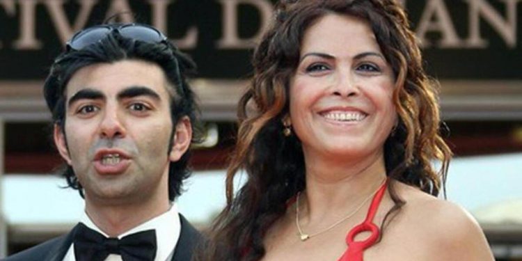 “Senin üzere hoş bir bayan niçin daima bu türlü ezik rollerde”