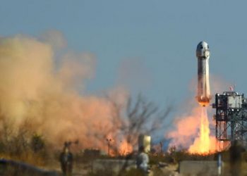 Son dakika: Blue Origin uzay yolunda! 6 kişiyi taşıyan roket uzaya fırlatıldı…