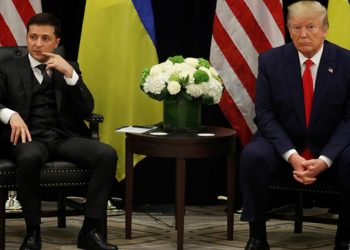 Sosyla medya yıkılıyor: Zelenski ve Trump’ın eski bir görüntüsü olay oldu!