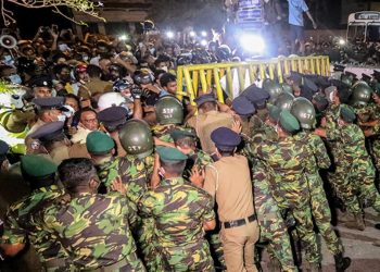 Sri Lanka’da Devlet Lideri Rajapaksa’nın konutuna taarruz