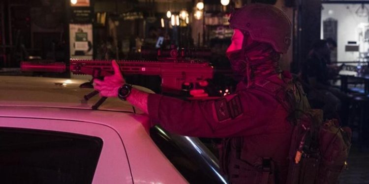Tel Aviv’de silahlı taarruz: 2 meyyit, 8 yaralı