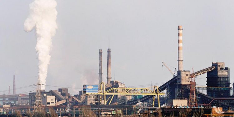 Ukrayna iktisadı ayakta kalmaya çalışıyor