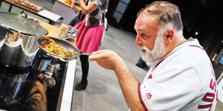 Ünlü şefin yardım mutfağı bombalandı