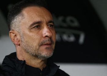 Vitor Pereira Beşiktaş ve Fenerbahçe’den o isimleri istedi! İşte transfer listesi