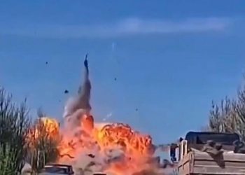 Akılalmaz anları kaydetti! Rus tankı bu türlü havaya uçtu