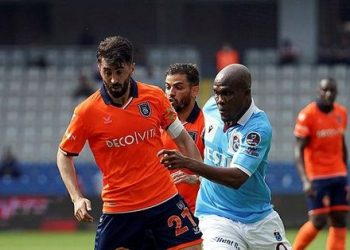 Başakşehir şampiyon Trabzonspor’u alkışlarla karşıladı