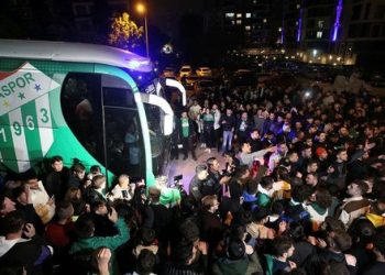 EuroCup’ta finale kalan Frutti Extra Bursaspor’a coşkulu karşılama