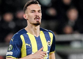 Fenerbahçe Mergim Berisha ile yollarını ayıracak mı? İdare kararını verdi