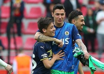 Fenerbahçe’de Karagümrük maçı sonrası Berke Özer’in ayrılığı resmen gerçekleşti! Ali Koç bu türlü duyurmuştu