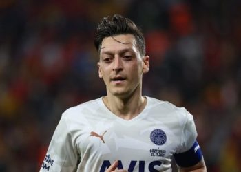 Fenerbahçeli Mesut Özil’den sürpriz transfer! Endonezya Ligi’ne mi gidiyor?