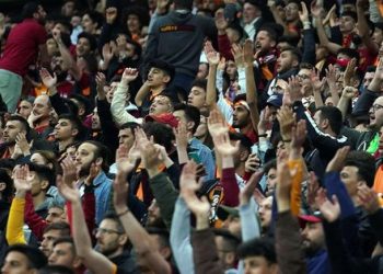 Galatasaraylı taraftarlardan idareye reaksiyon yağdı! ‘Herkes sarfiyat biz kalırız’