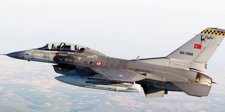 ‘Garanti isteriz’: Dendias Türkiye’ye F-16 satışına itiraz etti